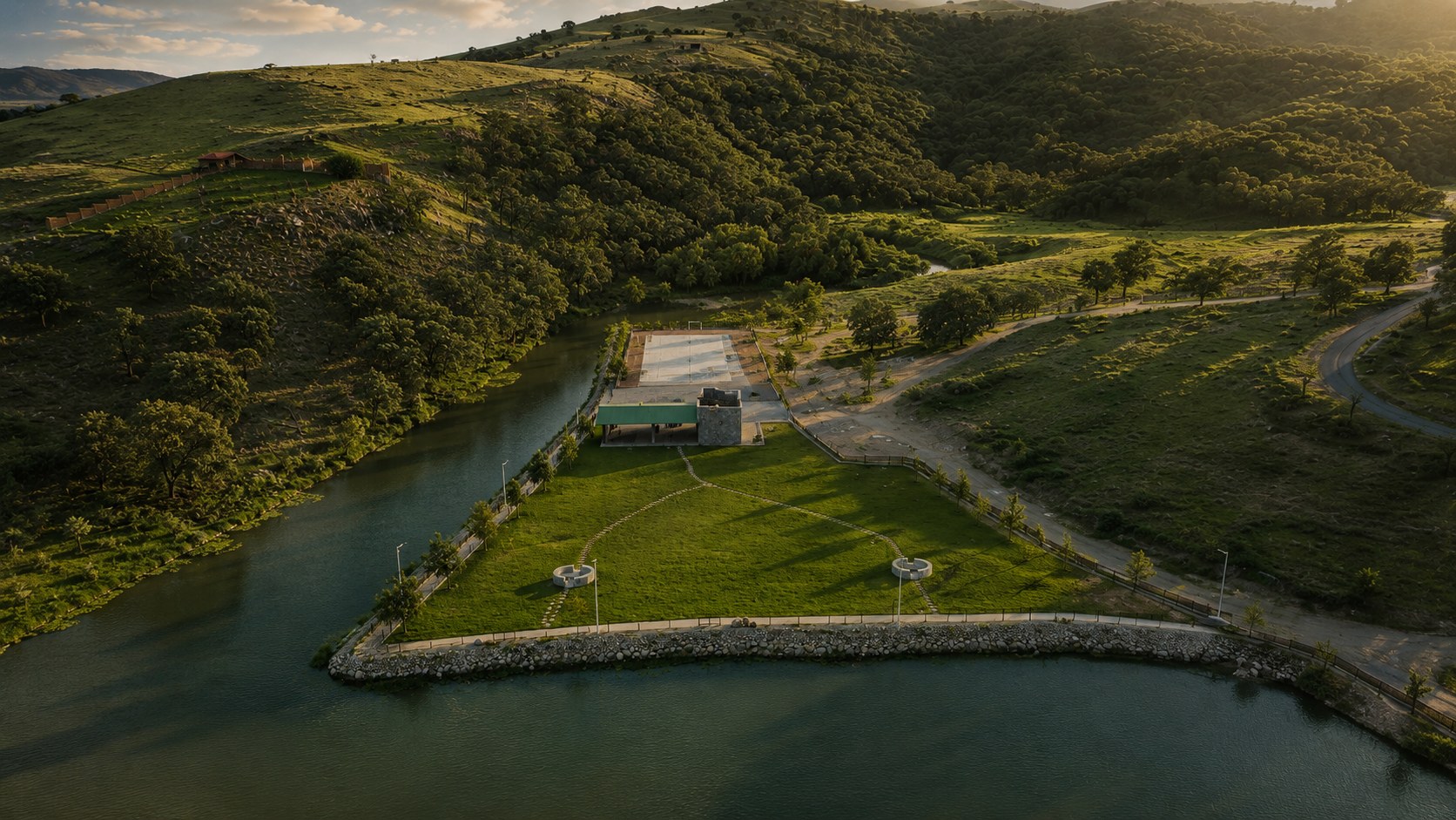 Vista aérea real de Tierra Viva con lago, áreas verdes y zona de amenidades